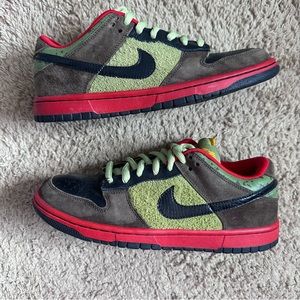 Nike SB Asparagus Dunk Low 2009